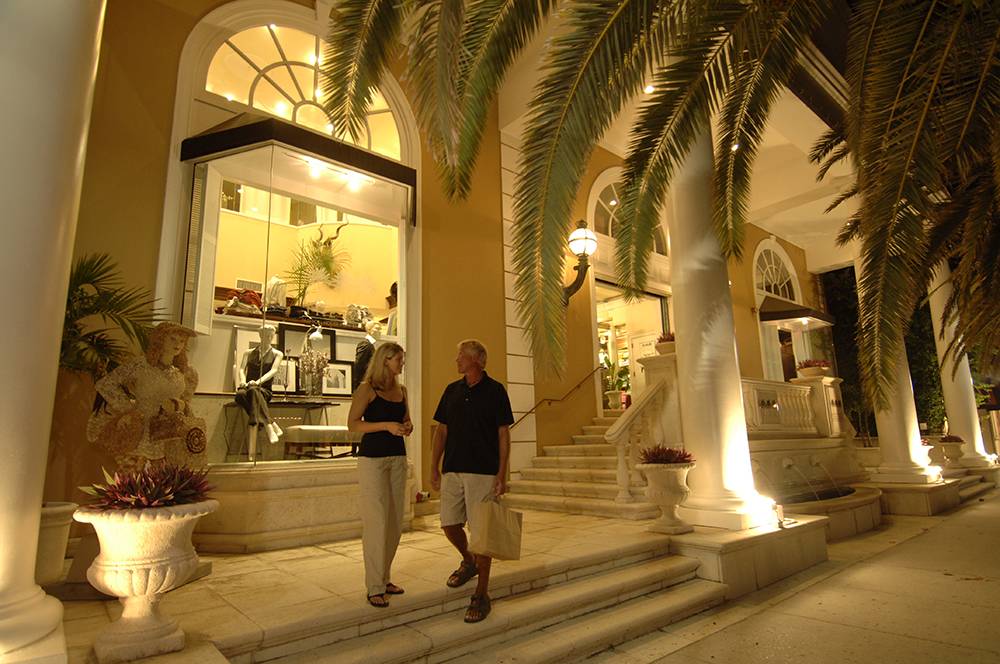 St. Armand's Circle in Sarasota, Florida with RVA Vacation Rentals